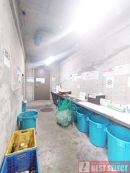 ■しっかり整備されたごみ置き場