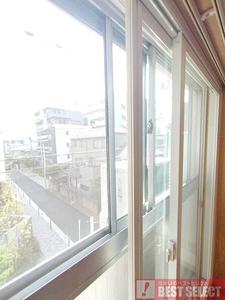 ■遮音性&断熱性良好な二重サッシ