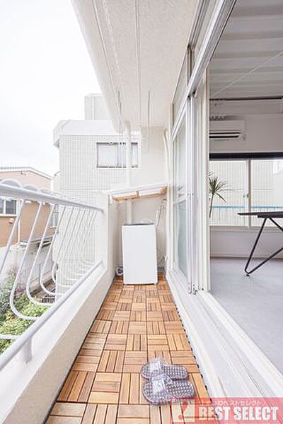 ■爽やかな朝を迎えられる南東向きバルコニー