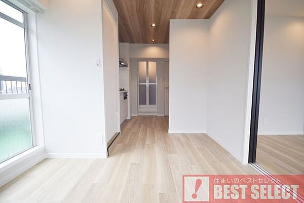 ■9階建て8階部分につき陽当たり・通風・眺望良好！　2面バルコニー付き！