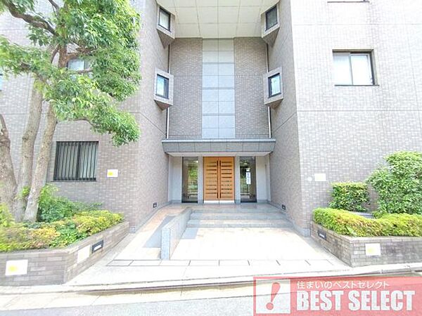 ■開放感あるエントランスからマイホームへ