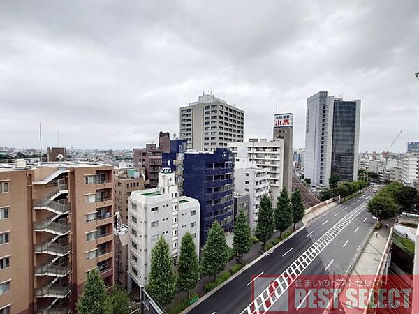 12階建て11階部分の東南角住戸で陽当たり・通風・眺望良好！