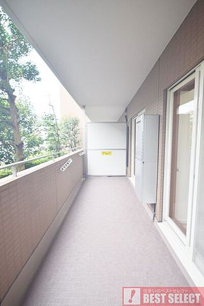 朝日が差し込んでくる東向きバルコニー！