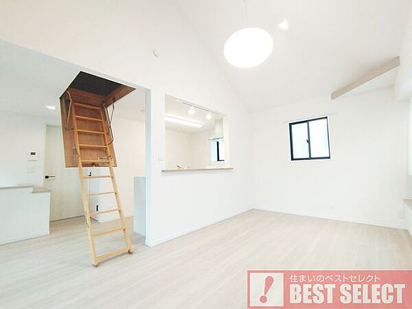 ■上部は便利な小屋裏収納