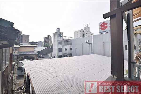 車通りの少ない閑静な住宅街に立地！