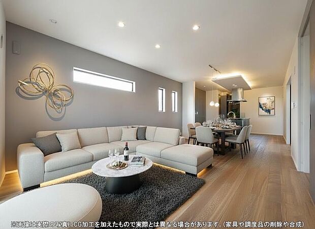 20帖越えのLDKだからこそ叶う、贅沢な家具レイアウト。ゲストを招いても窮屈さを感じさせない開放感。