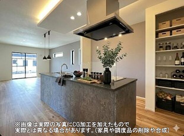 『見せる』と『隠す』を使い分けキッチン回り。常に洗練された空間を保つ、賢い収納設計。