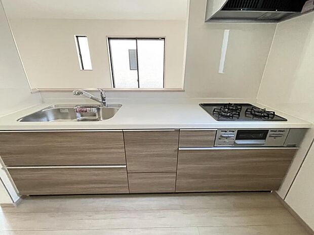 空間を隔てないカウンターキッチンはリビングにいる家族と会話がしやすい仕様＾＾