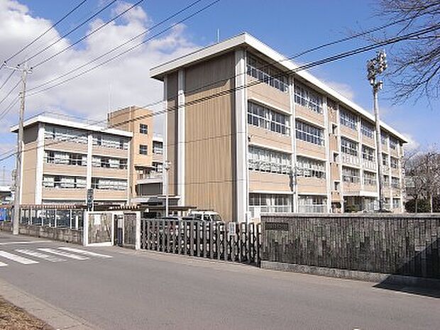 鬼怒中学校　2260ｍ/徒歩29分、車6分