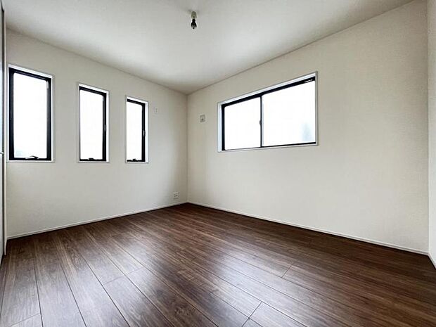 各部屋にクローゼットが付いているので整理整頓も安心＾＾