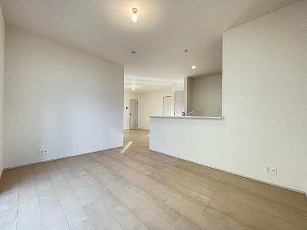 リビングは家族みんなが集まり何気ない出来事も気軽に話せる明るい空間^^