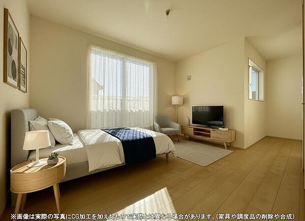 お部屋からバルコニーに出られるので洗濯物や布団などをすぐ干せ取込みも楽にできます!