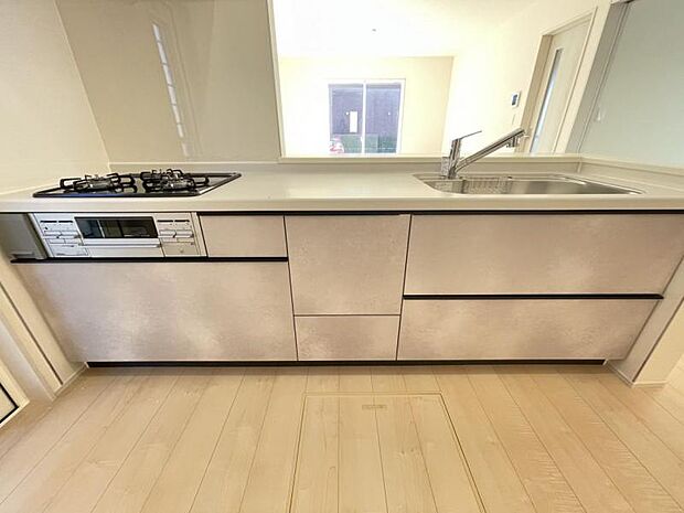 空間を隔てないカウンターキッチンはリビングにいる家族と会話がしやすい仕様＾＾