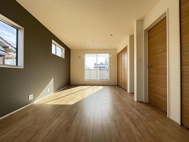 お子様の成長に合わせて間取りの変更が可能！各部屋にドア・収納ついています＾＾