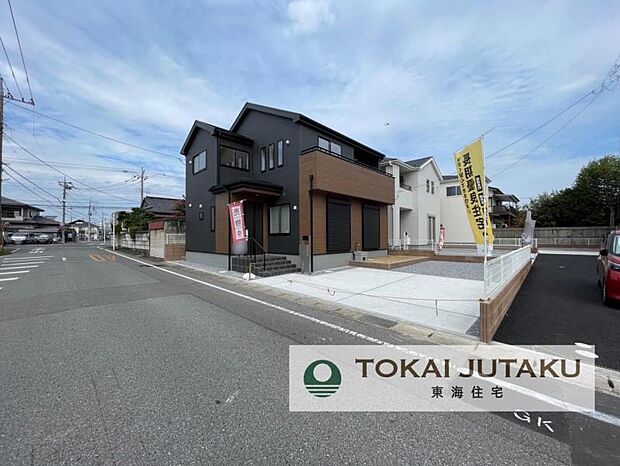 西側約8M幅員の公道。車の出し入れもスムーズに行えますね＾＾