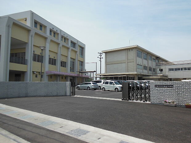 陽西中学校　1116ｍ/徒歩14分、車3分