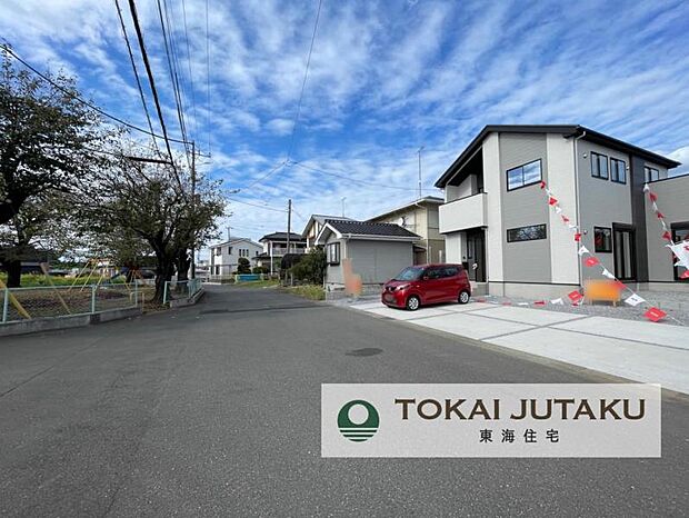 南西側約6M幅員の公道。車の出し入れもスムーズに行えますね＾＾