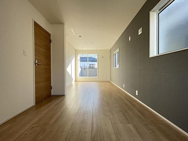 お子様の成長に合わせて間取りの変更が可能！各部屋にドア・収納ついています＾＾