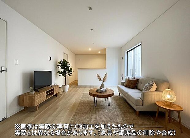 開放感のあるゆとりあるリビング。採光にもこだわった居心地の良い空間です♪