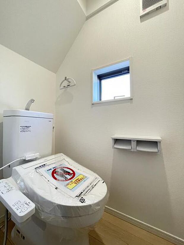 毎日使うからこそ、汚れにくくお手入れもしやすい設計の洗浄便座＾＾