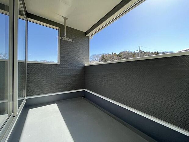 天候に左右されにくいインナーバルコニー！雨期や急な天候の変化でもひとまず安心♪家事ストレスも軽減されますね＾＾