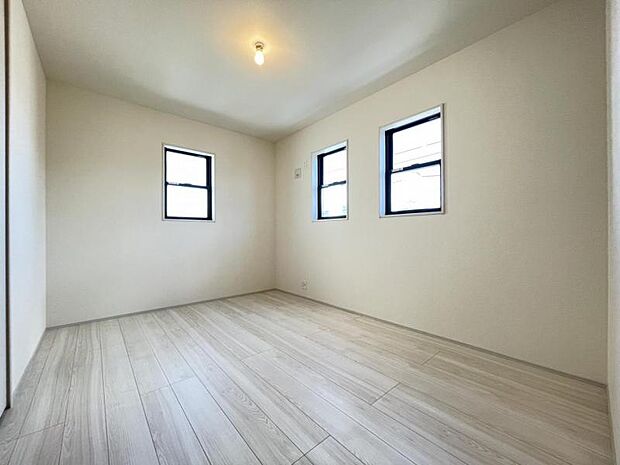 各部屋にクローゼットが付いているので整理整頓も安心＾＾