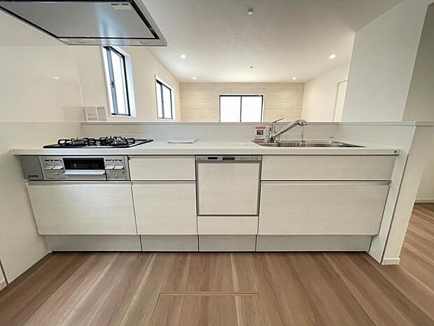 空間を隔てないカウンターキッチンはリビングにいる家族と会話がしやすい仕様＾＾