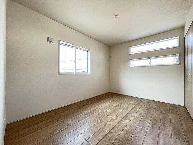 2階にはお部屋が3部屋!全部屋に収納が付いています^^