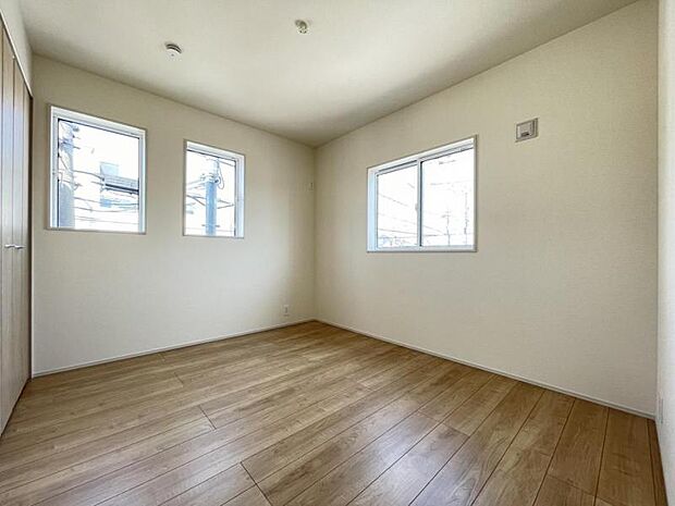 各部屋にクローゼットが付いているので整理整頓も安心^^