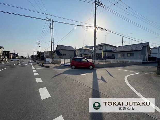 東側約16M幅員の公道。車の出し入れもスムーズに行えますね＾＾