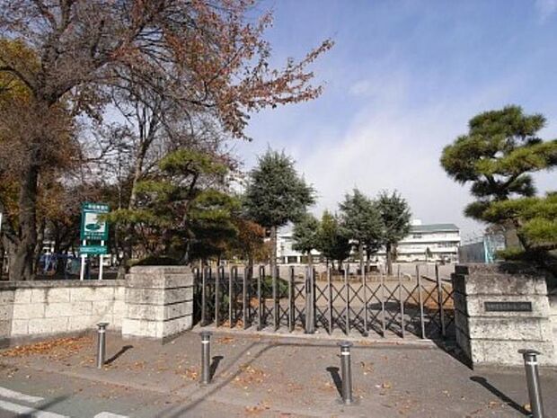 泉が丘小学校 924m/徒歩12、車3分