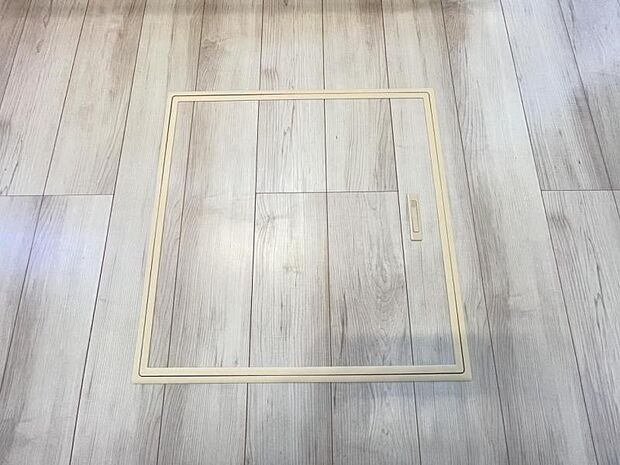 お漬物を漬けたり鍋などの季節物もしまっておける便利な床下収納！