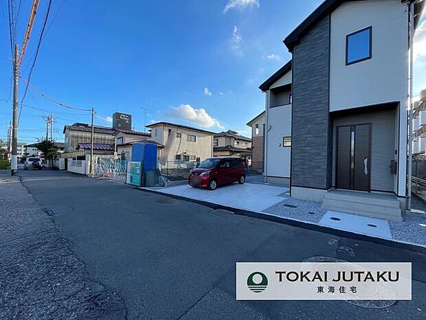 東側約4M幅員の道路です^^