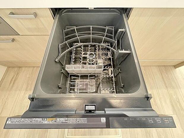 忙しい朝や冬の寒い日の洗い物はお任せ!毎日の家事を軽減できる食器洗浄機付きです^^