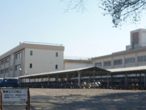 真岡中学校 608m/徒歩8分、車2分