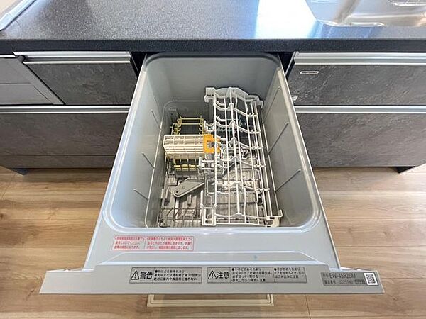 忙しい朝や冬の寒い日の洗い物はお任せ！毎日の家事を軽減できる食器洗浄機付きです＾＾
