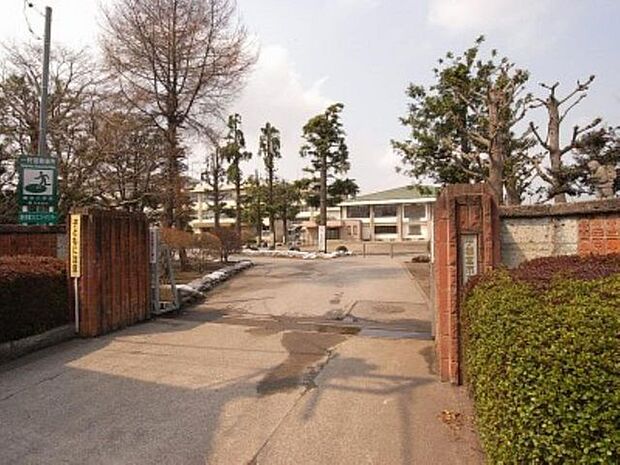 細谷小学校 879m/徒歩11分、車3分 1097m