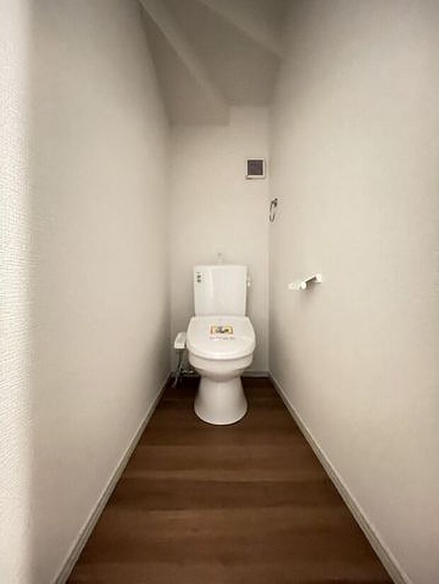 毎日使うからこそ汚れにくくお手入れもしやすい設計の洗浄便座^^