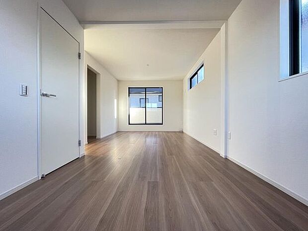 お子様の成長に合わせて間取りの変更が可能!各部屋にドア・収納ついています^^
