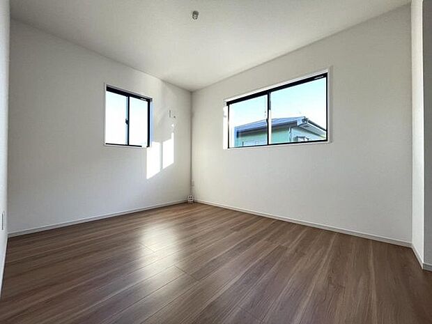 各部屋にクローゼットが付いているので整理整頓も安心^^