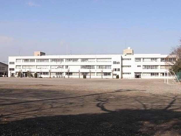 陽光小学校 620m/徒歩8分、車2分