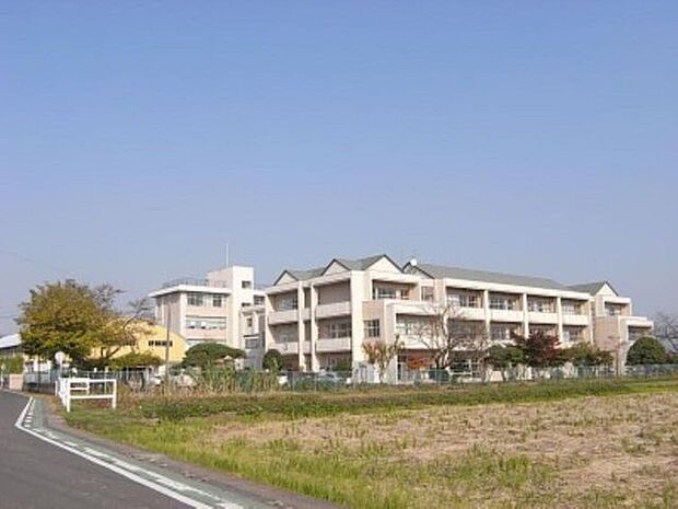 横川東小学校 1476m/徒歩19分、車4分