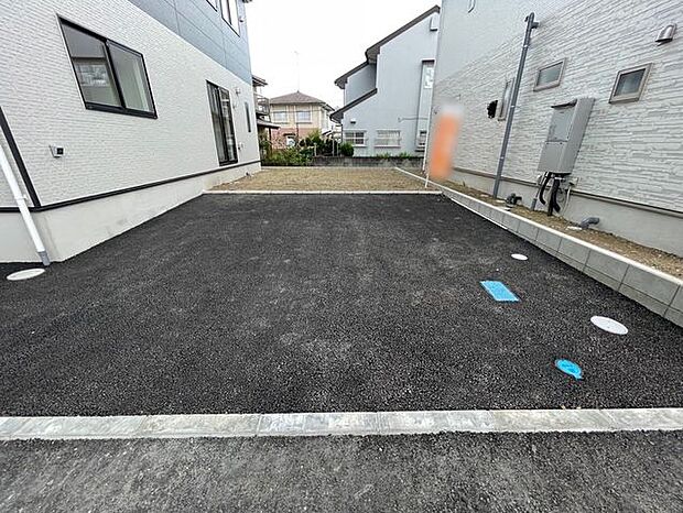日々の出し入れがスムーズに行え、お出かけや帰宅の際もストレスなく快適に利用できる駐車場。