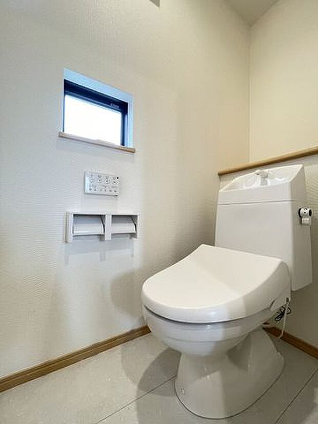 来客時も気兼ねなくトイレが使える安心設計！家族とゲストのプライベート空間をスマートに切り分けます。