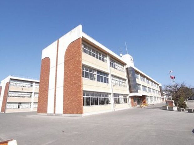 宇都宮市立戸祭小学校 徒歩1分。 70m