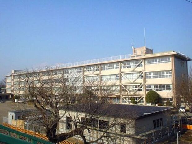宇都宮市立姿川第一小学校 徒歩20分。 1550m