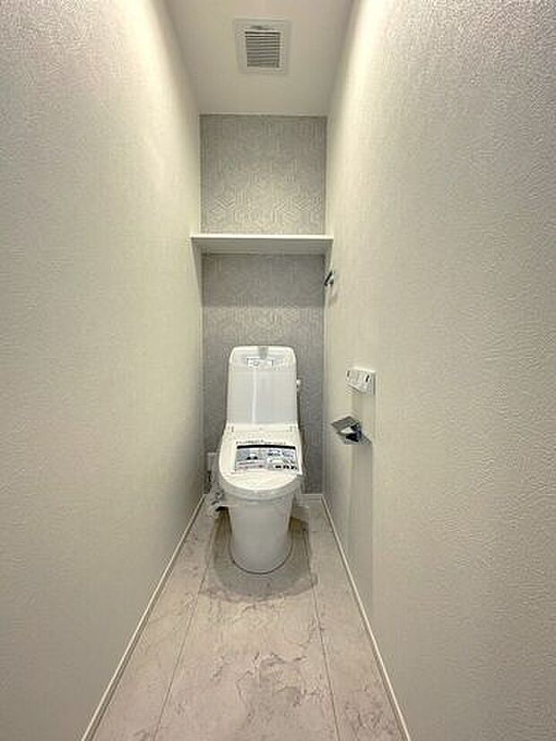 ＊1階トイレ＊1・2階にトイレがございます♪朝の忙しい時間帯も待たずにすみそうですね♪