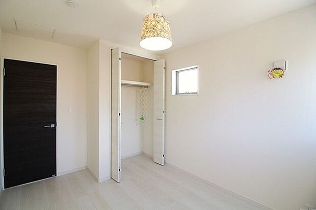 *5.44帖洋室*ちょうどいい広さの子供部屋!すくすくと育っていくお子様の姿が目に浮かびますね!