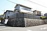 外観：南向き角地の中古物件！R2年フルリフォーム履歴ありで即入居可能となります。