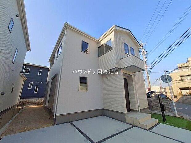 矢作東小学校まで徒歩約10分、矢作北中学校まで徒歩約16分です。お子様の通学も安心です。